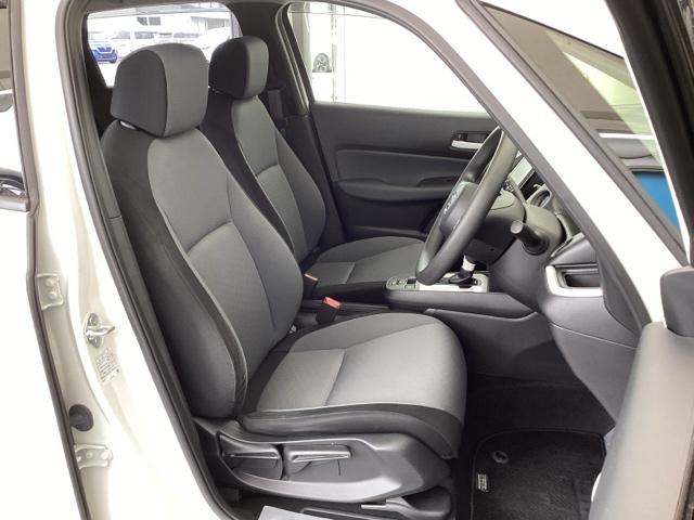 フィット ベーシック　純正メモリナビ　衝突低減ブレーキ　ＥＴＣ　アイスト　衝突軽減　ＤＶＤ再生　クリアランスソナー　ＶＳＡ　地デジ　オートエアコン　ＵＳＢ接続　イモビライザー　ＡＵＴＯライト　クルーズコントロール　キーレス（16枚目）