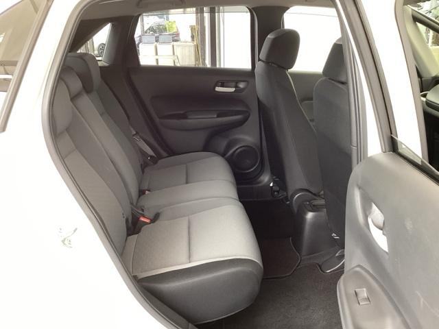 フィット ベーシック　純正メモリナビ　衝突低減ブレーキ　ＥＴＣ　アイスト　衝突軽減　ＤＶＤ再生　クリアランスソナー　ＶＳＡ　地デジ　オートエアコン　ＵＳＢ接続　イモビライザー　ＡＵＴＯライト　クルーズコントロール　キーレス（17枚目）