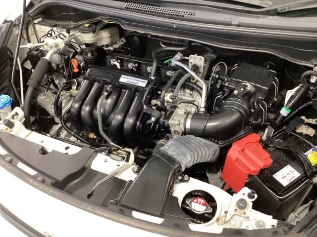 フィット ベーシック　純正メモリナビ　衝突低減ブレーキ　ＥＴＣ　アイスト　衝突軽減　ＤＶＤ再生　クリアランスソナー　ＶＳＡ　地デジ　オートエアコン　ＵＳＢ接続　イモビライザー　ＡＵＴＯライト　クルーズコントロール　キーレス（20枚目）