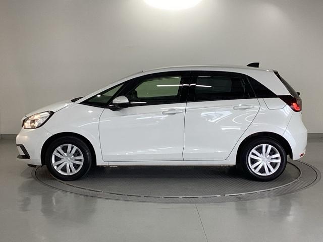 フィット ベーシック　純正メモリナビ　衝突低減ブレーキ　ＥＴＣ　アイスト　衝突軽減　ＤＶＤ再生　クリアランスソナー　ＶＳＡ　地デジ　オートエアコン　ＵＳＢ接続　イモビライザー　ＡＵＴＯライト　クルーズコントロール　キーレス（25枚目）