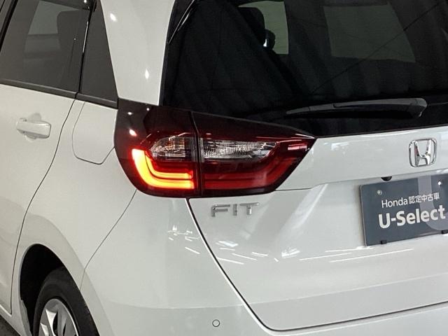 フィット ベーシック　純正メモリナビ　衝突低減ブレーキ　ＥＴＣ　アイスト　衝突軽減　ＤＶＤ再生　クリアランスソナー　ＶＳＡ　地デジ　オートエアコン　ＵＳＢ接続　イモビライザー　ＡＵＴＯライト　クルーズコントロール　キーレス（27枚目）