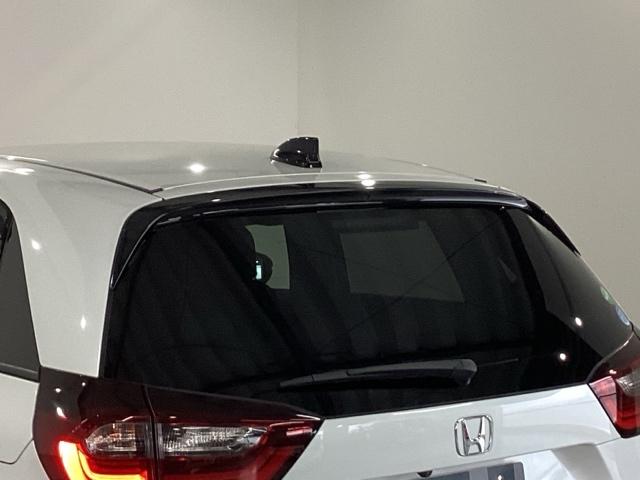 フィット ベーシック　純正メモリナビ　衝突低減ブレーキ　ＥＴＣ　アイスト　衝突軽減　ＤＶＤ再生　クリアランスソナー　ＶＳＡ　地デジ　オートエアコン　ＵＳＢ接続　イモビライザー　ＡＵＴＯライト　クルーズコントロール　キーレス（28枚目）