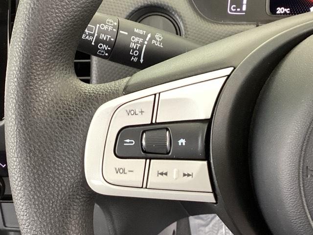 フィット ベーシック　純正メモリナビ　衝突低減ブレーキ　ＥＴＣ　アイスト　衝突軽減　ＤＶＤ再生　クリアランスソナー　ＶＳＡ　地デジ　オートエアコン　ＵＳＢ接続　イモビライザー　ＡＵＴＯライト　クルーズコントロール　キーレス（40枚目）