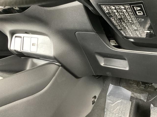 フィット ベーシック　純正メモリナビ　衝突低減ブレーキ　ＥＴＣ　アイスト　衝突軽減　ＤＶＤ再生　クリアランスソナー　ＶＳＡ　地デジ　オートエアコン　ＵＳＢ接続　イモビライザー　ＡＵＴＯライト　クルーズコントロール　キーレス（45枚目）