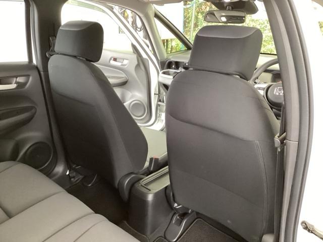 フィット ベーシック　純正メモリナビ　衝突低減ブレーキ　ＥＴＣ　アイスト　衝突軽減　ＤＶＤ再生　クリアランスソナー　ＶＳＡ　地デジ　オートエアコン　ＵＳＢ接続　イモビライザー　ＡＵＴＯライト　クルーズコントロール　キーレス（57枚目）