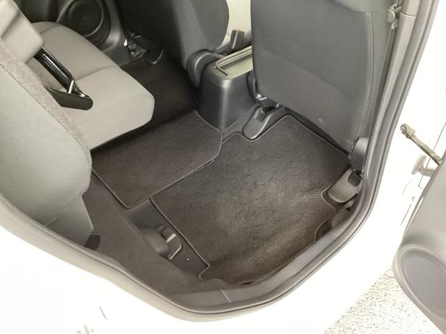 フィット ベーシック　純正メモリナビ　衝突低減ブレーキ　ＥＴＣ　アイスト　衝突軽減　ＤＶＤ再生　クリアランスソナー　ＶＳＡ　地デジ　オートエアコン　ＵＳＢ接続　イモビライザー　ＡＵＴＯライト　クルーズコントロール　キーレス（60枚目）