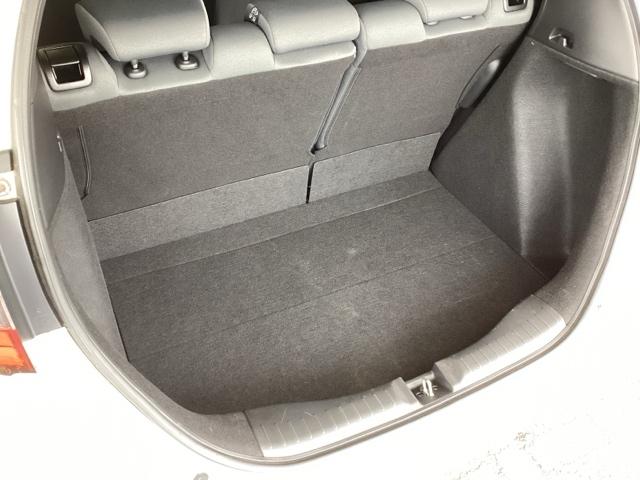 フィット ベーシック　純正メモリナビ　衝突低減ブレーキ　ＥＴＣ　アイスト　衝突軽減　ＤＶＤ再生　クリアランスソナー　ＶＳＡ　地デジ　オートエアコン　ＵＳＢ接続　イモビライザー　ＡＵＴＯライト　クルーズコントロール　キーレス（64枚目）