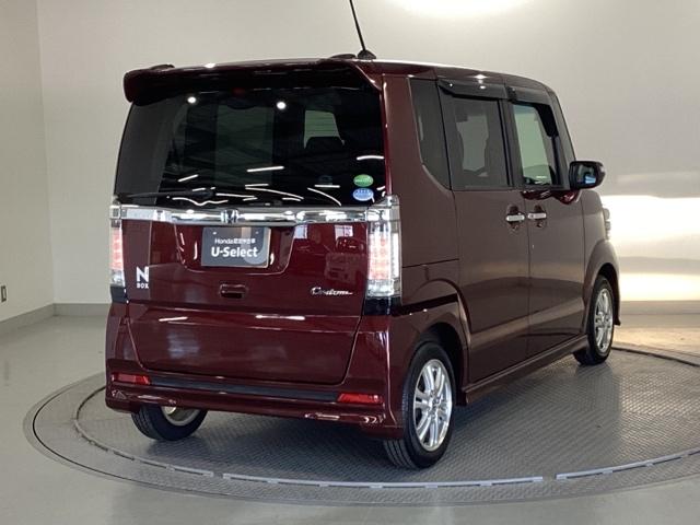 Ｎ－ＢＯＸカスタム Ｇ・Ｌパッケージ　メモリーナビ　フルセグ　リアカメラ　アイドリングストップ車　ナビ・ＴＶ　スマキ－　フロントベンチシート　地デジＴＶ　パワーウィンドウ　片側電動両側スライドドア　盗難防止システム　オートエアコン　ＡＢＳ（9枚目）