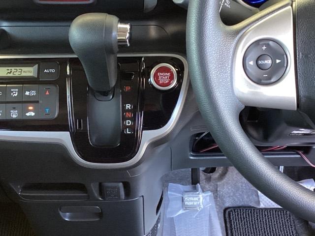 Ｎ－ＢＯＸカスタム Ｇ・Ｌパッケージ　メモリーナビ　フルセグ　リアカメラ　アイドリングストップ車　ナビ・ＴＶ　スマキ－　フロントベンチシート　地デジＴＶ　パワーウィンドウ　片側電動両側スライドドア　盗難防止システム　オートエアコン　ＡＢＳ（13枚目）