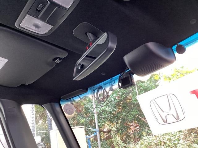 N-BOXカスタム Lターボ 純正メモリーナビ リア席モニター ETC 地デジチューナー 衝突軽減ブレーキサポート LEDヘッドライ アイドリングS ターボエンジン PS カーテンエアバック シートヒータ エアバック USB PW(10枚目)