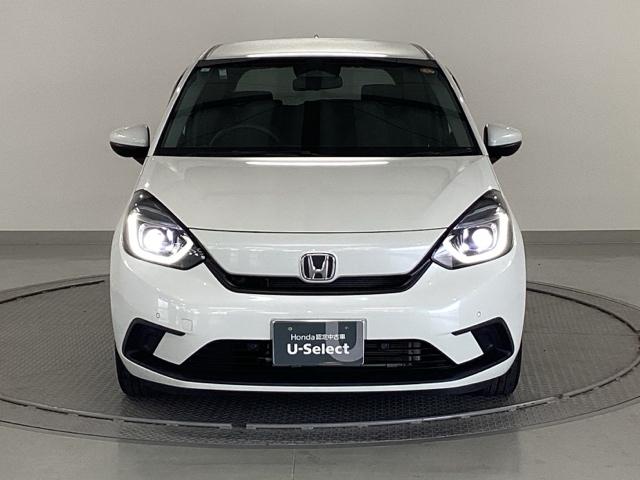 フィット ホーム　純正メモリーナビ　リアカメラ　衝突軽減ブレーキ　ＬＥＤライト　オートライト　記録簿付　エアバッグ　ｉストップ　スマ－トキ－　盗難防止装置　Ｗエアバック　ＵＳＢポート　フルオートエアコン　パワステ（6枚目）