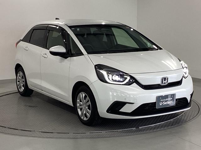 フィット ホーム　純正メモリーナビ　リアカメラ　衝突軽減ブレーキ　ＬＥＤライト　オートライト　記録簿付　エアバッグ　ｉストップ　スマ－トキ－　盗難防止装置　Ｗエアバック　ＵＳＢポート　フルオートエアコン　パワステ（7枚目）