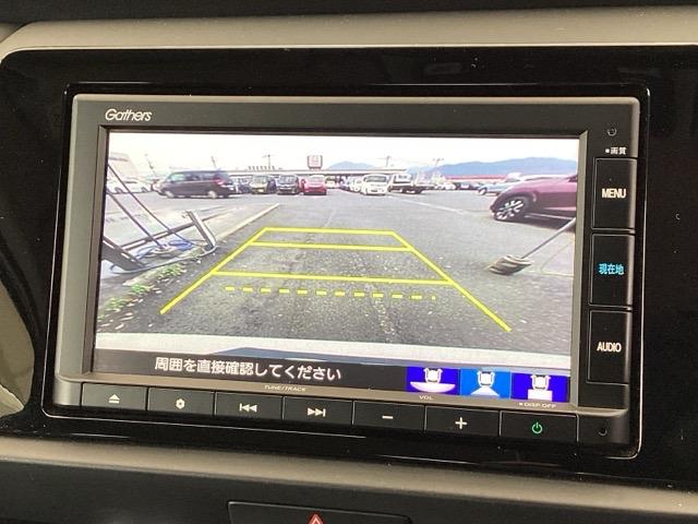 フィット ホーム　純正メモリーナビ　リアカメラ　衝突軽減ブレーキ　ＬＥＤライト　オートライト　記録簿付　エアバッグ　ｉストップ　スマ－トキ－　盗難防止装置　Ｗエアバック　ＵＳＢポート　フルオートエアコン　パワステ（12枚目）