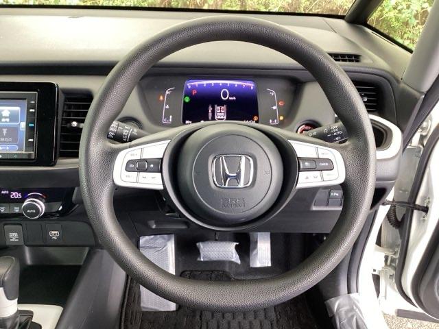 フィット ホーム　純正メモリーナビ　リアカメラ　衝突軽減ブレーキ　ＬＥＤライト　オートライト　記録簿付　エアバッグ　ｉストップ　スマ－トキ－　盗難防止装置　Ｗエアバック　ＵＳＢポート　フルオートエアコン　パワステ（14枚目）