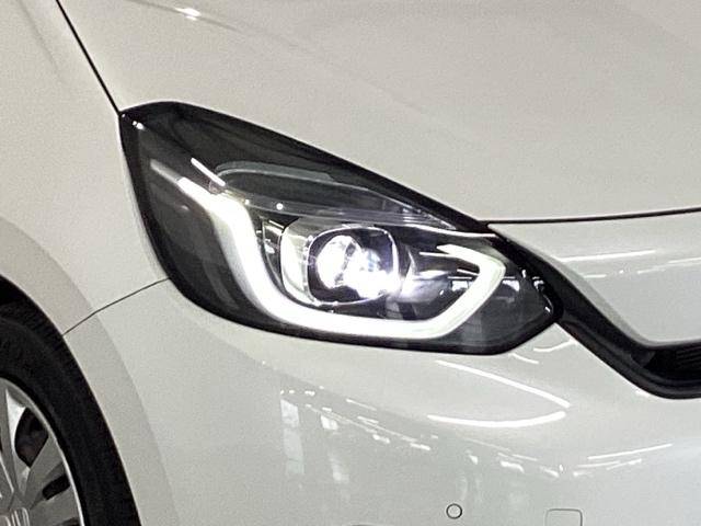 フィット ホーム　純正メモリーナビ　リアカメラ　衝突軽減ブレーキ　ＬＥＤライト　オートライト　記録簿付　エアバッグ　ｉストップ　スマ－トキ－　盗難防止装置　Ｗエアバック　ＵＳＢポート　フルオートエアコン　パワステ（22枚目）