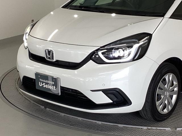 フィット ホーム　純正メモリーナビ　リアカメラ　衝突軽減ブレーキ　ＬＥＤライト　オートライト　記録簿付　エアバッグ　ｉストップ　スマ－トキ－　盗難防止装置　Ｗエアバック　ＵＳＢポート　フルオートエアコン　パワステ（24枚目）