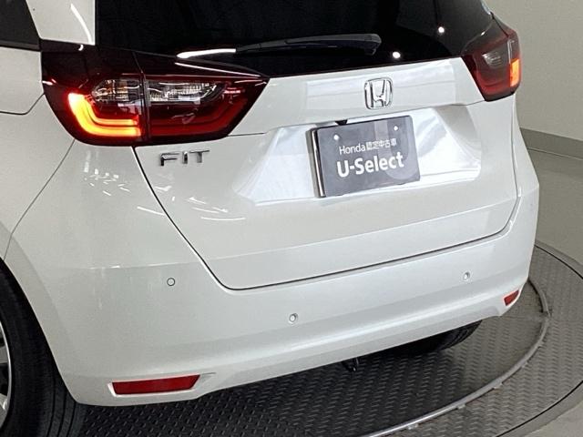フィット ホーム　純正メモリーナビ　リアカメラ　衝突軽減ブレーキ　ＬＥＤライト　オートライト　記録簿付　エアバッグ　ｉストップ　スマ－トキ－　盗難防止装置　Ｗエアバック　ＵＳＢポート　フルオートエアコン　パワステ（29枚目）