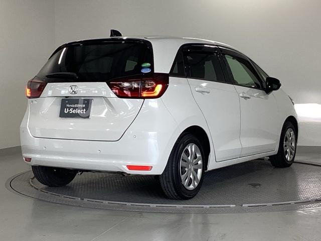 フィット ホーム　純正メモリーナビ　リアカメラ　衝突軽減ブレーキ　ＬＥＤライト　オートライト　記録簿付　エアバッグ　ｉストップ　スマ－トキ－　盗難防止装置　Ｗエアバック　ＵＳＢポート　フルオートエアコン　パワステ（30枚目）