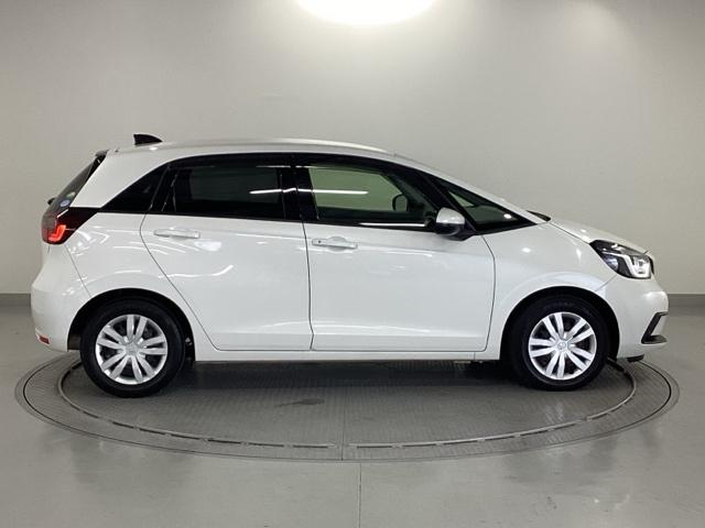 フィット ホーム　純正メモリーナビ　リアカメラ　衝突軽減ブレーキ　ＬＥＤライト　オートライト　記録簿付　エアバッグ　ｉストップ　スマ－トキ－　盗難防止装置　Ｗエアバック　ＵＳＢポート　フルオートエアコン　パワステ（31枚目）