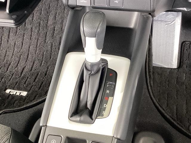 フィット ホーム　純正メモリーナビ　リアカメラ　衝突軽減ブレーキ　ＬＥＤライト　オートライト　記録簿付　エアバッグ　ｉストップ　スマ－トキ－　盗難防止装置　Ｗエアバック　ＵＳＢポート　フルオートエアコン　パワステ（37枚目）