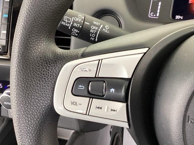 フィット ホーム　純正メモリーナビ　リアカメラ　衝突軽減ブレーキ　ＬＥＤライト　オートライト　記録簿付　エアバッグ　ｉストップ　スマ－トキ－　盗難防止装置　Ｗエアバック　ＵＳＢポート　フルオートエアコン　パワステ（39枚目）