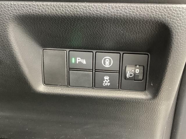 フィット ホーム　純正メモリーナビ　リアカメラ　衝突軽減ブレーキ　ＬＥＤライト　オートライト　記録簿付　エアバッグ　ｉストップ　スマ－トキ－　盗難防止装置　Ｗエアバック　ＵＳＢポート　フルオートエアコン　パワステ（43枚目）