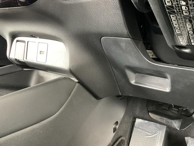 フィット ホーム　純正メモリーナビ　リアカメラ　衝突軽減ブレーキ　ＬＥＤライト　オートライト　記録簿付　エアバッグ　ｉストップ　スマ－トキ－　盗難防止装置　Ｗエアバック　ＵＳＢポート　フルオートエアコン　パワステ（44枚目）