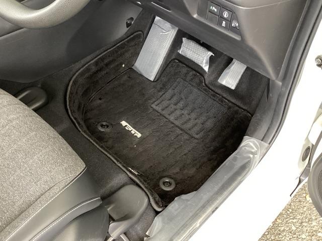 フィット ホーム　純正メモリーナビ　リアカメラ　衝突軽減ブレーキ　ＬＥＤライト　オートライト　記録簿付　エアバッグ　ｉストップ　スマ－トキ－　盗難防止装置　Ｗエアバック　ＵＳＢポート　フルオートエアコン　パワステ（51枚目）