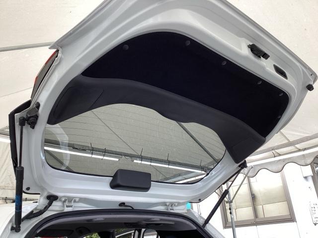 フィット ホーム　純正メモリーナビ　リアカメラ　衝突軽減ブレーキ　ＬＥＤライト　オートライト　記録簿付　エアバッグ　ｉストップ　スマ－トキ－　盗難防止装置　Ｗエアバック　ＵＳＢポート　フルオートエアコン　パワステ（64枚目）