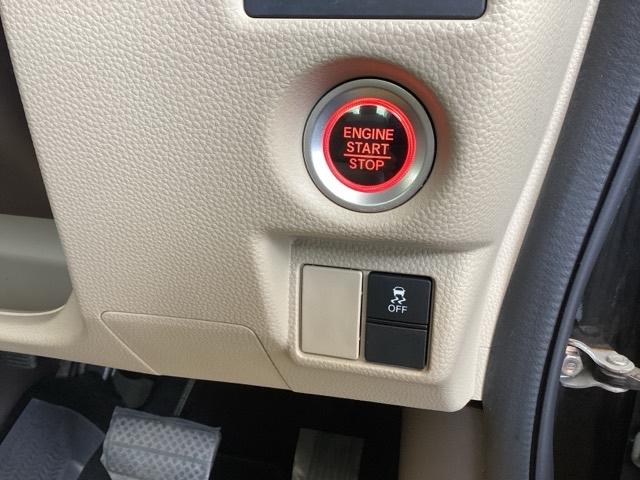 Ｎ－ＢＯＸ Ｇ・Ｌ　ホンダセンシングレス　ナビ　リアカメラ　セキュリティ　Ａストップ　スマートキープッシュスタート　バックアイカメラ　ＬＥＤヘッド　オートエアコン　ＥＴＣ　ＵＳＢポート　横滑防止装置　ベンチシート（17枚目）