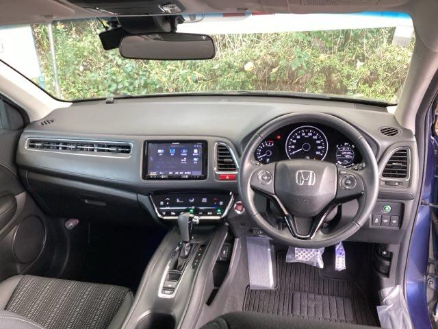 ヴェゼル Ｓ　メモリーナビ　衝突低減ブレーキ　ＥＴＣ　記録簿　オートエアコン　衝突被害軽減ブレーキ　ＵＳＢ　サイドエアバック　リヤカメラ　ＬＥＤヘッドランプ　クルーズコントロール　盗難防止システム　横滑り防止（2枚目）