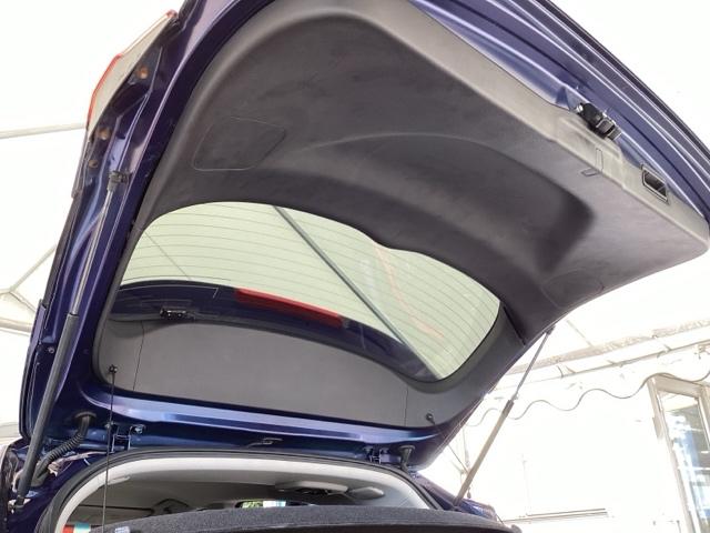 ヴェゼル Ｓ　メモリーナビ　衝突低減ブレーキ　ＥＴＣ　記録簿　オートエアコン　衝突被害軽減ブレーキ　ＵＳＢ　サイドエアバック　リヤカメラ　ＬＥＤヘッドランプ　クルーズコントロール　盗難防止システム　横滑り防止（67枚目）