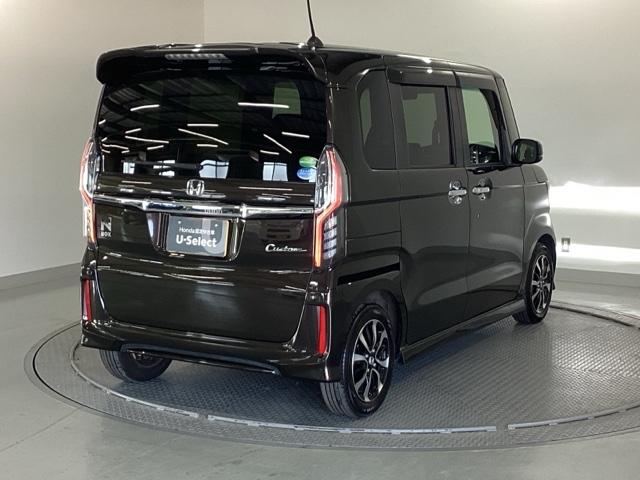 N-BOXカスタム G・Lホンダセンシング 純正メモリーナビ シートヒーター ETC 地デジTV 整備記録簿 助手席エアバッグ キーレス シートH アイドリングST セキュリティーアラーム スマ-トキ- リアカメラ ナビTV 前車追従機能(8枚目)