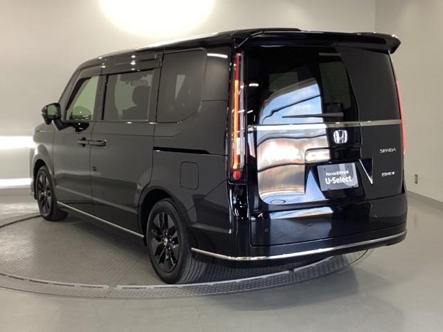 ステップワゴン ｅ：ＨＥＶスパーダ　純正ナビ　フルセグ　リアカメラ　フルオートエアコン　ＥＳＣ　シートヒータ　キーフリー　ＬＥＤヘッドランプ　イモビ　ＡＢＳ　スマートキ　ＵＳＢポート　クルーズコントロール　サイドカーテンエアバック（10枚目）