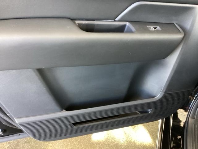 ステップワゴン ｅ：ＨＥＶスパーダ　純正ナビ　フルセグ　リアカメラ　フルオートエアコン　ＥＳＣ　シートヒータ　キーフリー　ＬＥＤヘッドランプ　イモビ　ＡＢＳ　スマートキ　ＵＳＢポート　クルーズコントロール　サイドカーテンエアバック（42枚目）