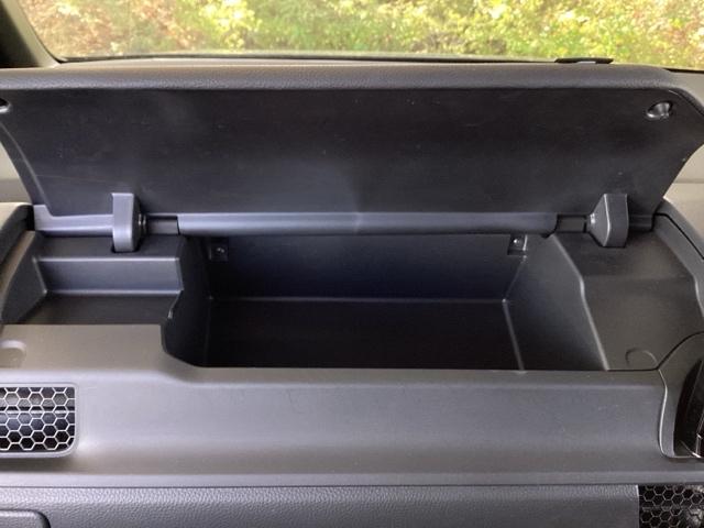 ステップワゴン ｅ：ＨＥＶスパーダ　純正ナビ　フルセグ　リアカメラ　フルオートエアコン　ＥＳＣ　シートヒータ　キーフリー　ＬＥＤヘッドランプ　イモビ　ＡＢＳ　スマートキ　ＵＳＢポート　クルーズコントロール　サイドカーテンエアバック（46枚目）