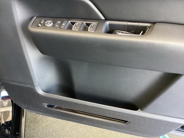 ステップワゴン ｅ：ＨＥＶスパーダ　純正ナビ　フルセグ　リアカメラ　フルオートエアコン　ＥＳＣ　シートヒータ　キーフリー　ＬＥＤヘッドランプ　イモビ　ＡＢＳ　スマートキ　ＵＳＢポート　クルーズコントロール　サイドカーテンエアバック（56枚目）