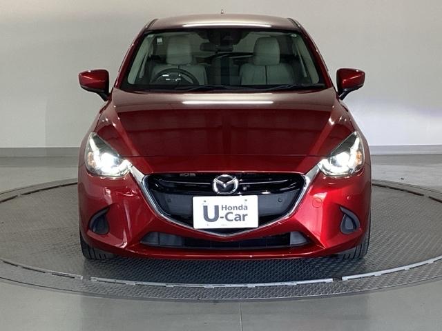 デミオ １５ＳツーリングＬパッケージ　ナビ　フルセグ　全周囲カメラ　アドバンストキー　ＵＳＢ入力　ＬＥＤヘッドライト　前席シートヒーター　オートエアコン　バックカメラ　ＥＴＣ　マルチビューカメラ　地デジ　ＤＳＣ　ＤＶＤ再生　ＳＣＢＳ（6枚目）