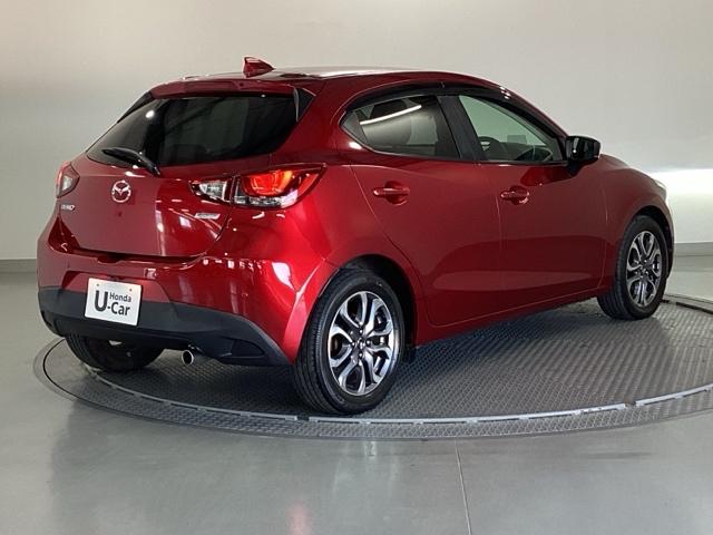 デミオ １５ＳツーリングＬパッケージ　ナビ　フルセグ　全周囲カメラ　アドバンストキー　ＵＳＢ入力　ＬＥＤヘッドライト　前席シートヒーター　オートエアコン　バックカメラ　ＥＴＣ　マルチビューカメラ　地デジ　ＤＳＣ　ＤＶＤ再生　ＳＣＢＳ（8枚目）