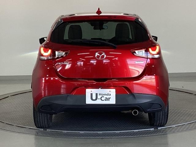 デミオ １５ＳツーリングＬパッケージ　ナビ　フルセグ　全周囲カメラ　アドバンストキー　ＵＳＢ入力　ＬＥＤヘッドライト　前席シートヒーター　オートエアコン　バックカメラ　ＥＴＣ　マルチビューカメラ　地デジ　ＤＳＣ　ＤＶＤ再生　ＳＣＢＳ（9枚目）