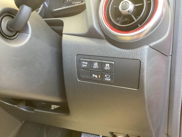 デミオ １５ＳツーリングＬパッケージ　ナビ　フルセグ　全周囲カメラ　アドバンストキー　ＵＳＢ入力　ＬＥＤヘッドライト　前席シートヒーター　オートエアコン　バックカメラ　ＥＴＣ　マルチビューカメラ　地デジ　ＤＳＣ　ＤＶＤ再生　ＳＣＢＳ（17枚目）