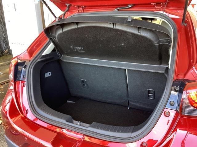 デミオ １５ＳツーリングＬパッケージ　ナビ　フルセグ　全周囲カメラ　アドバンストキー　ＵＳＢ入力　ＬＥＤヘッドライト　前席シートヒーター　オートエアコン　バックカメラ　ＥＴＣ　マルチビューカメラ　地デジ　ＤＳＣ　ＤＶＤ再生　ＳＣＢＳ（21枚目）