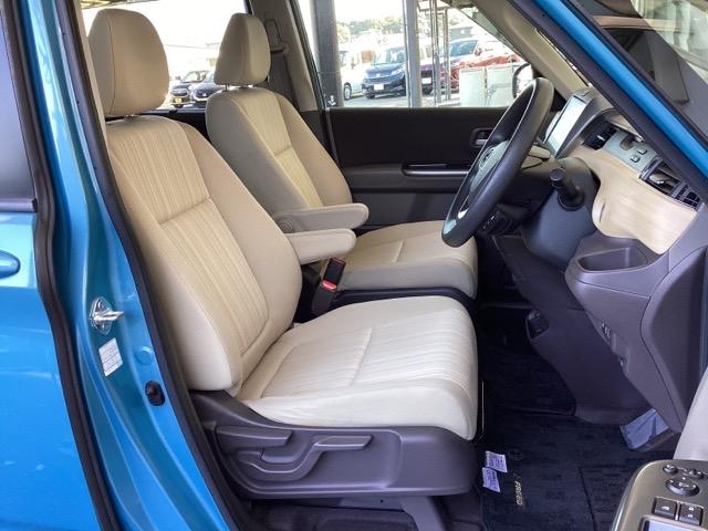 フリードハイブリッド ハイブリッド・Ｇホンダセンシング　ナビ　フルセグ　リヤカメラ　軽減ブレーキ　キーフリーシステム　記録簿　ＤＶＤ再生可能　ＥＣＯＮ　禁煙　後カメラ　Ａクルーズ　ＬＥＤヘッドランプ　横滑防止　ドライブレコーダ　パワーウインドウ　３列シート（16枚目）