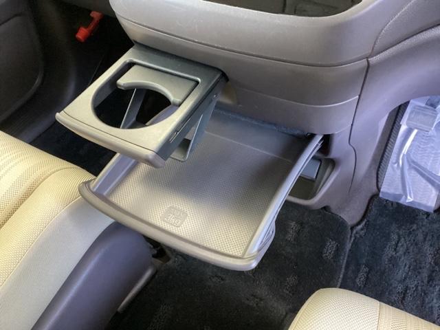 フリードハイブリッド ハイブリッド・Ｇホンダセンシング　ナビ　フルセグ　リヤカメラ　軽減ブレーキ　キーフリーシステム　記録簿　ＤＶＤ再生可能　ＥＣＯＮ　禁煙　後カメラ　Ａクルーズ　ＬＥＤヘッドランプ　横滑防止　ドライブレコーダ　パワーウインドウ　３列シート（30枚目）