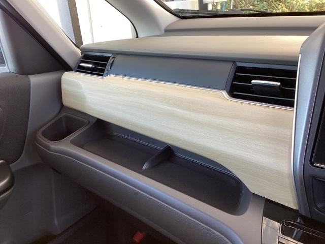 フリードハイブリッド ハイブリッド・Ｇホンダセンシング　ナビ　フルセグ　リヤカメラ　軽減ブレーキ　キーフリーシステム　記録簿　ＤＶＤ再生可能　ＥＣＯＮ　禁煙　後カメラ　Ａクルーズ　ＬＥＤヘッドランプ　横滑防止　ドライブレコーダ　パワーウインドウ　３列シート（31枚目）