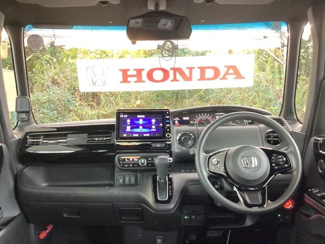 Ｎ－ＢＯＸカスタム Ｌ　メモリーナビ　ドラレコ　リアカメラ　Ｐソナー　サイドエアバッグ　ナビＴＶ　Ａストップ　シートヒータ　ベンチシート　点検記録簿　キーフリーシステム　ＬＥＤライト　クルーズコントロール　ＡＣ　スマキー（2枚目）