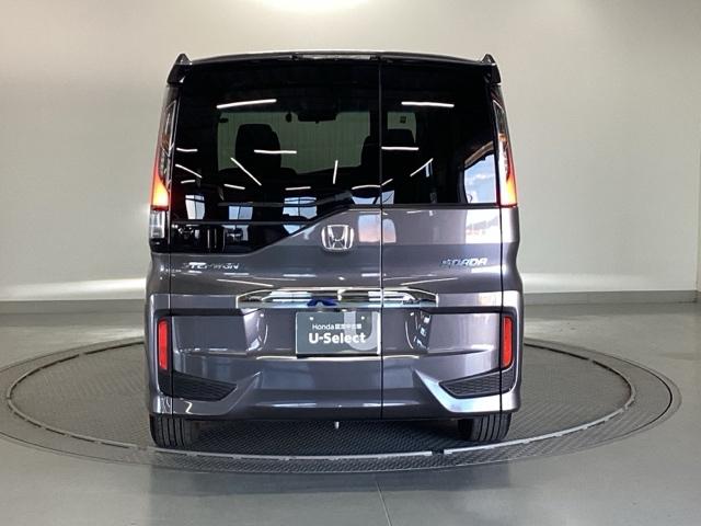 ステップワゴンスパーダ スパーダホンダセンシング　純正メモリーナビ　リア席モニター　ＥＴＣ　盗難防止　助手席エアバッグ　Ｗパワスラ　記録簿有　地デジ　ＬＥＤライト　横滑り防止システム　オートエアコン　リアカメラ　ドライブレコーダー装着車　ＵＳＢ（9枚目）