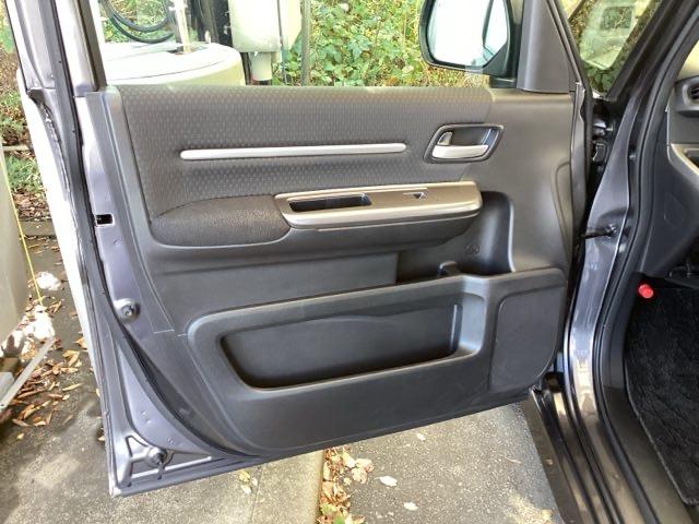 ステップワゴンスパーダ スパーダホンダセンシング　純正メモリーナビ　リア席モニター　ＥＴＣ　盗難防止　助手席エアバッグ　Ｗパワスラ　記録簿有　地デジ　ＬＥＤライト　横滑り防止システム　オートエアコン　リアカメラ　ドライブレコーダー装着車　ＵＳＢ（36枚目）