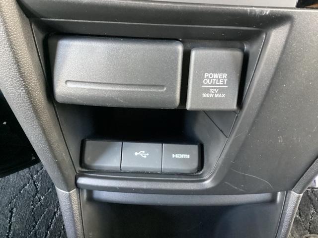 ステップワゴンスパーダ スパーダホンダセンシング　純正メモリーナビ　リア席モニター　ＥＴＣ　盗難防止　助手席エアバッグ　Ｗパワスラ　記録簿有　地デジ　ＬＥＤライト　横滑り防止システム　オートエアコン　リアカメラ　ドライブレコーダー装着車　ＵＳＢ（43枚目）