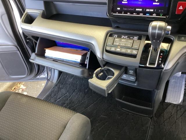 ステップワゴンスパーダ スパーダホンダセンシング　純正メモリーナビ　リア席モニター　ＥＴＣ　盗難防止　助手席エアバッグ　Ｗパワスラ　記録簿有　地デジ　ＬＥＤライト　横滑り防止システム　オートエアコン　リアカメラ　ドライブレコーダー装着車　ＵＳＢ（44枚目）